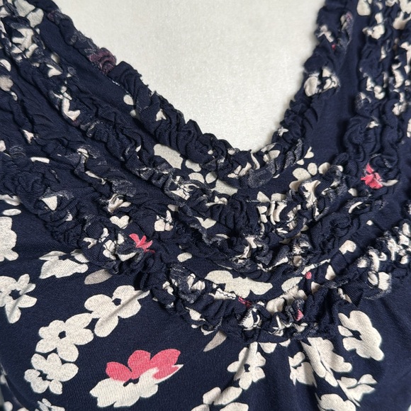 ❤️3/$30 Motherhood Maternity Floral Top - Picture 3 of 8